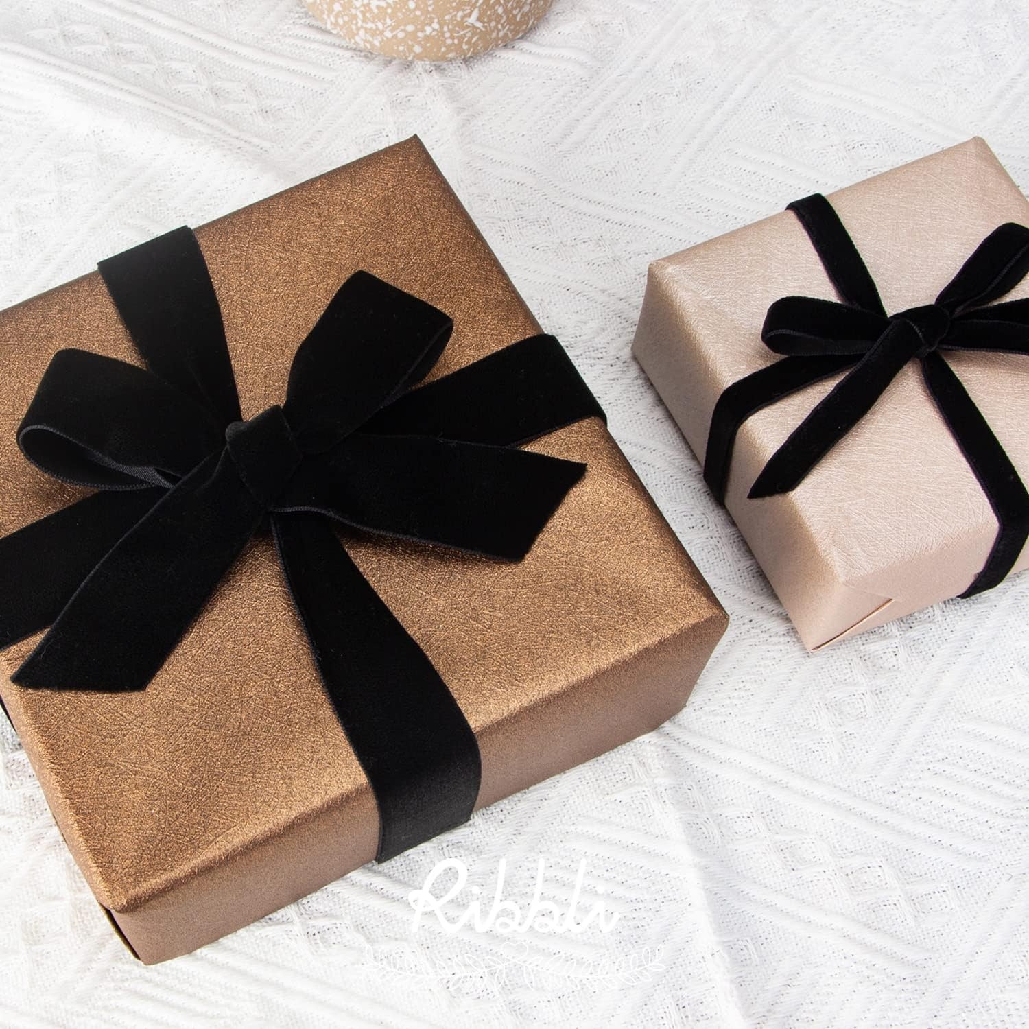 Ribbli Polyester Forest Green Velvet Ribbon,3/8 Inches,10-Yard Spool,Use for Choker,Gift Wrapping,Floral Bouquets, Boutonnieres(Black)