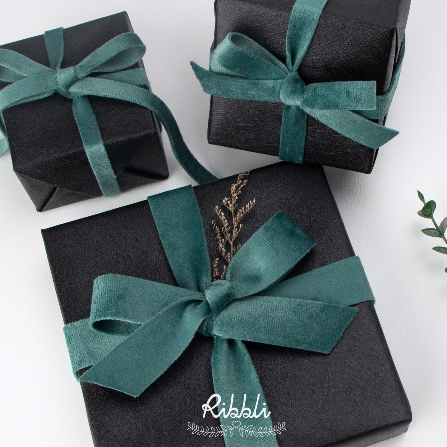 Ribbli Antique Gold Velvet Ribbon Double Faced 1 Inch 10-Yard Spool Gold Ribbon Use for Christmas Tree Ornaments Gift Wrapping Wreath Decoration Wedding Boutonnieres(Dusty Green)