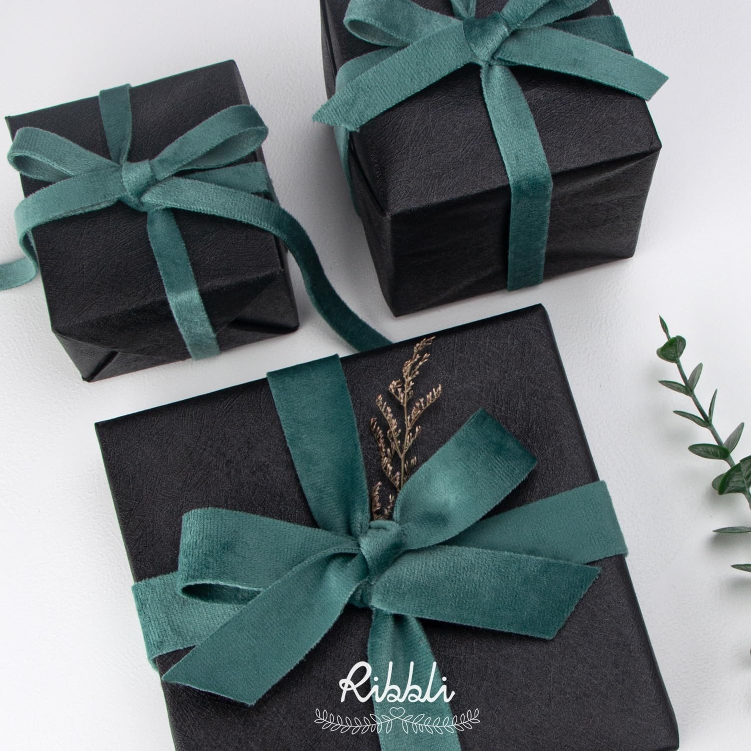 Ribbli Antique Gold Velvet Ribbon Double Faced 1 Inch 10-Yard Spool Gold Ribbon Use for Christmas Tree Ornaments Gift Wrapping Wreath Decoration Wedding Boutonnieres(Dusty Green)