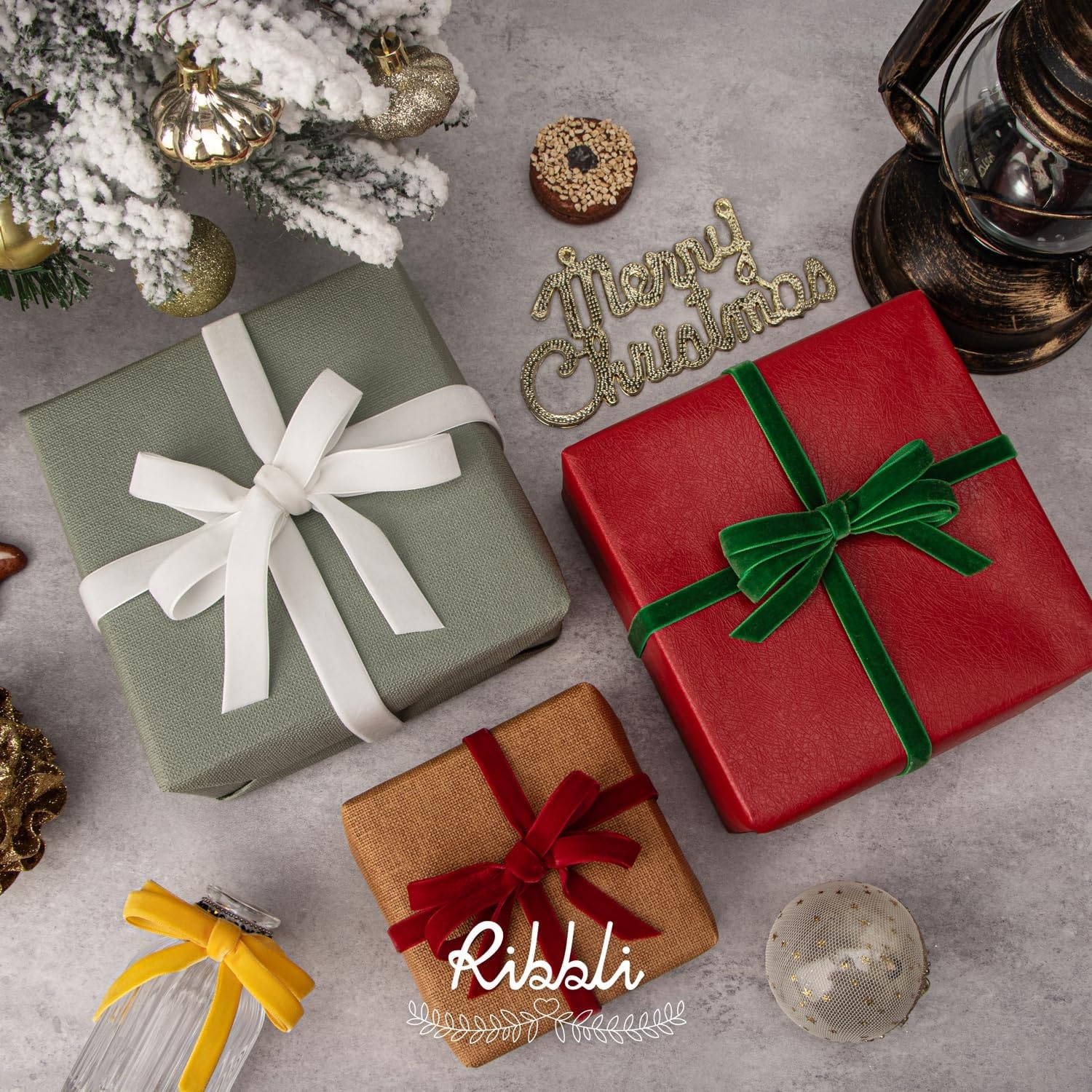 Ribbli Polyester Forest Green Velvet Ribbon,3/8 Inches,10-Yard Spool,Use for Choker,Gift Wrapping,Floral Bouquets, Boutonnieres(White (Off))
