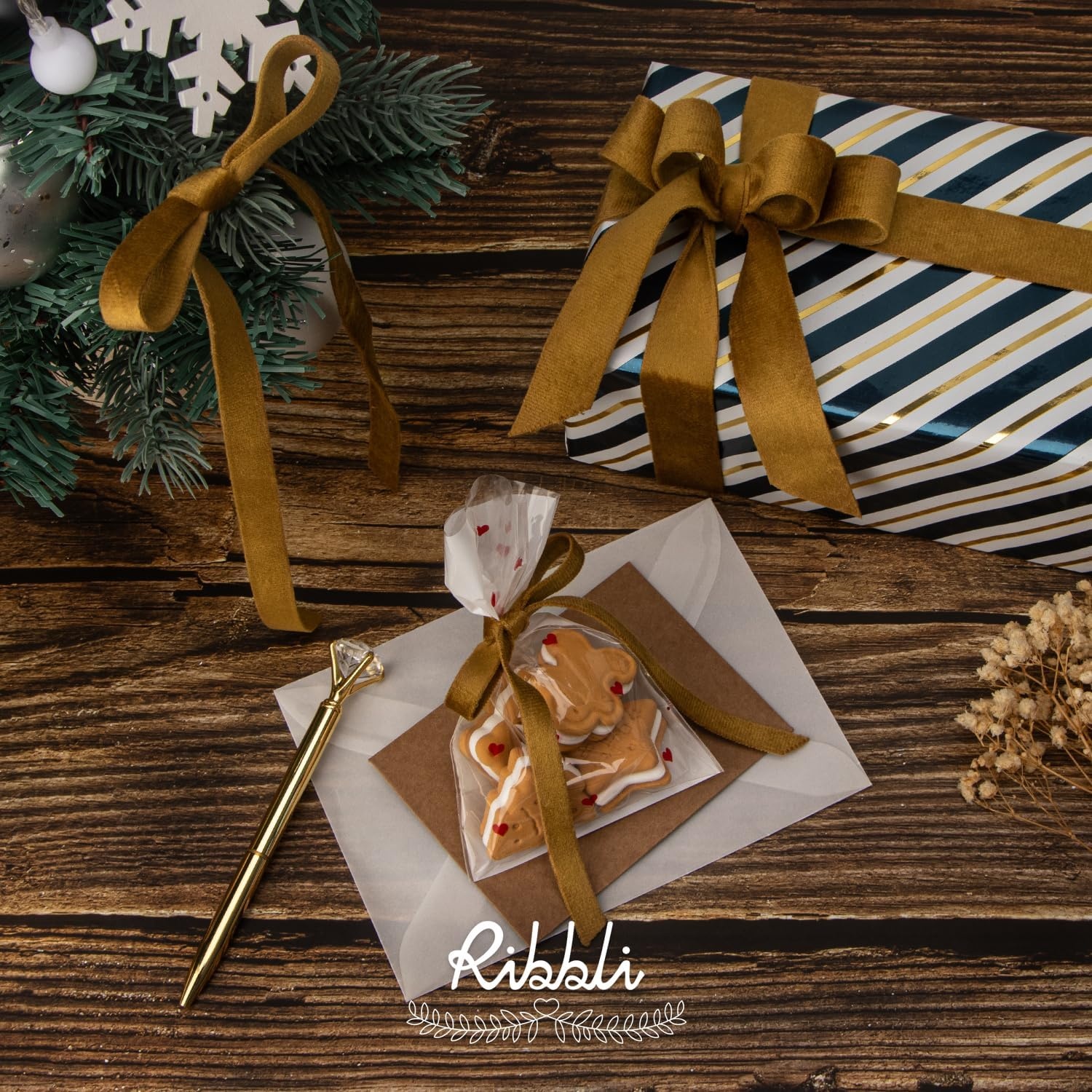 Ribbli Antique Gold Velvet Ribbon Double Faced 1 Inch 10-Yard Spool Gold Ribbon Use for Christmas Tree Ornaments Gift Wrapping Wreath Decoration Wedding Boutonnieres(Antique Gold)