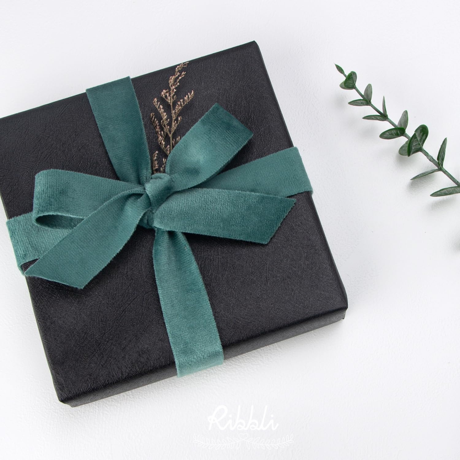 Ribbli Light Dusty Blue Velvet Ribbon Double Faced 1 Inch 10-Yard Spool Light Dusty Blue Ribbon Use for Christmas Tree Ornaments Gift Wrapping Wreath Decoration Wedding Boutonnieres(Dusty Green)