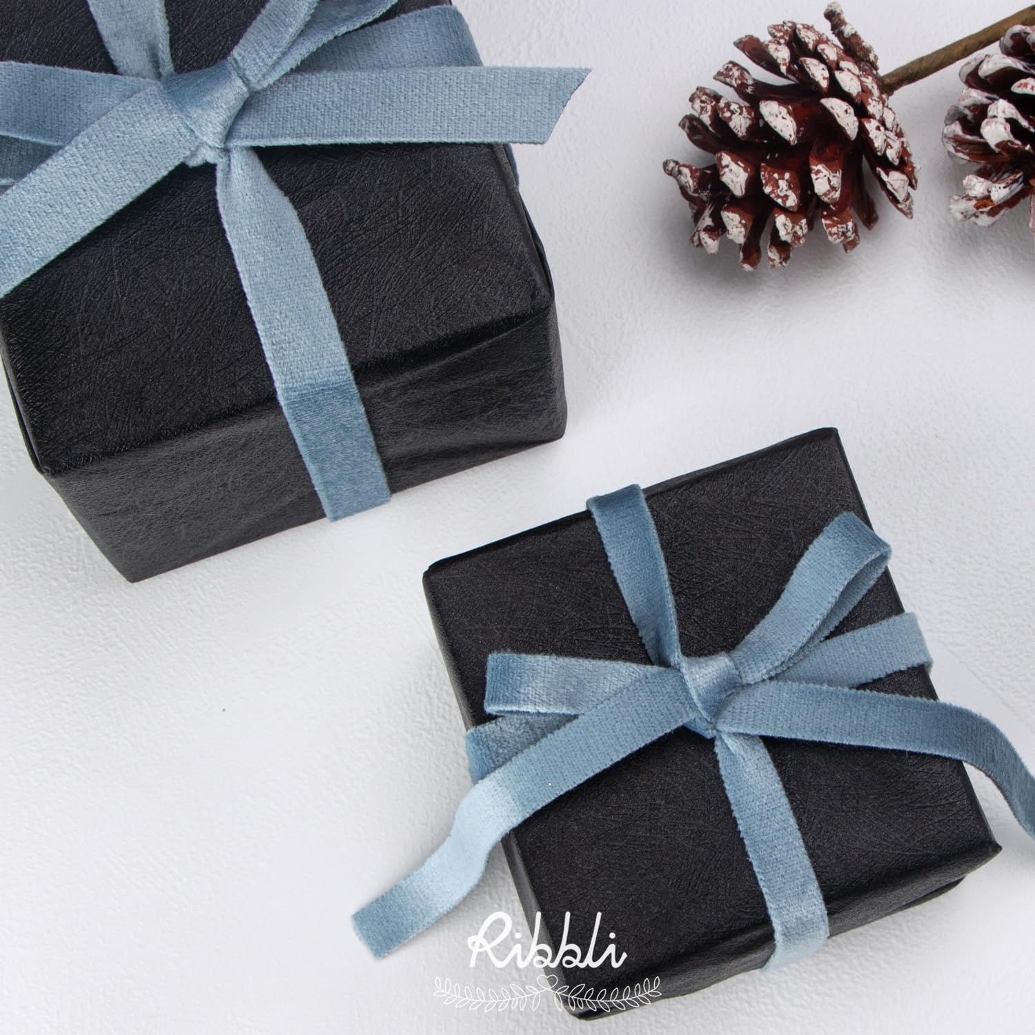 Ribbli Light Dusty Blue Velvet Ribbon Double Faced 1 Inch 10-Yard Spool Light Dusty Blue Ribbon Use for Christmas Tree Ornaments Gift Wrapping Wreath Decoration Wedding Boutonnieres(Lt.Dusty BLue)