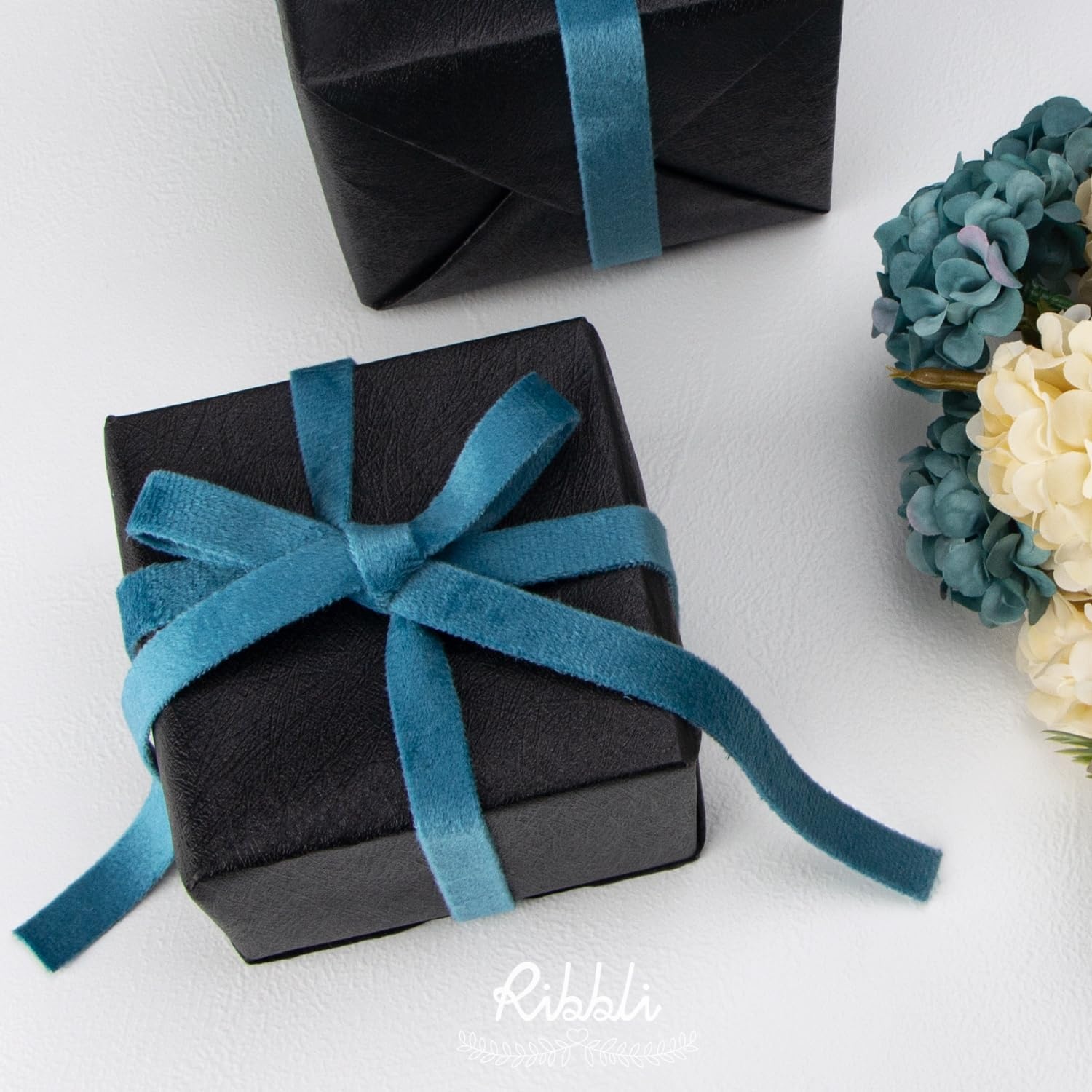 Ribbli Light Dusty Blue Velvet Ribbon Double Faced 1 Inch 10-Yard Spool Light Dusty Blue Ribbon Use for Christmas Tree Ornaments Gift Wrapping Wreath Decoration Wedding Boutonnieres(Dusty Turquoise)
