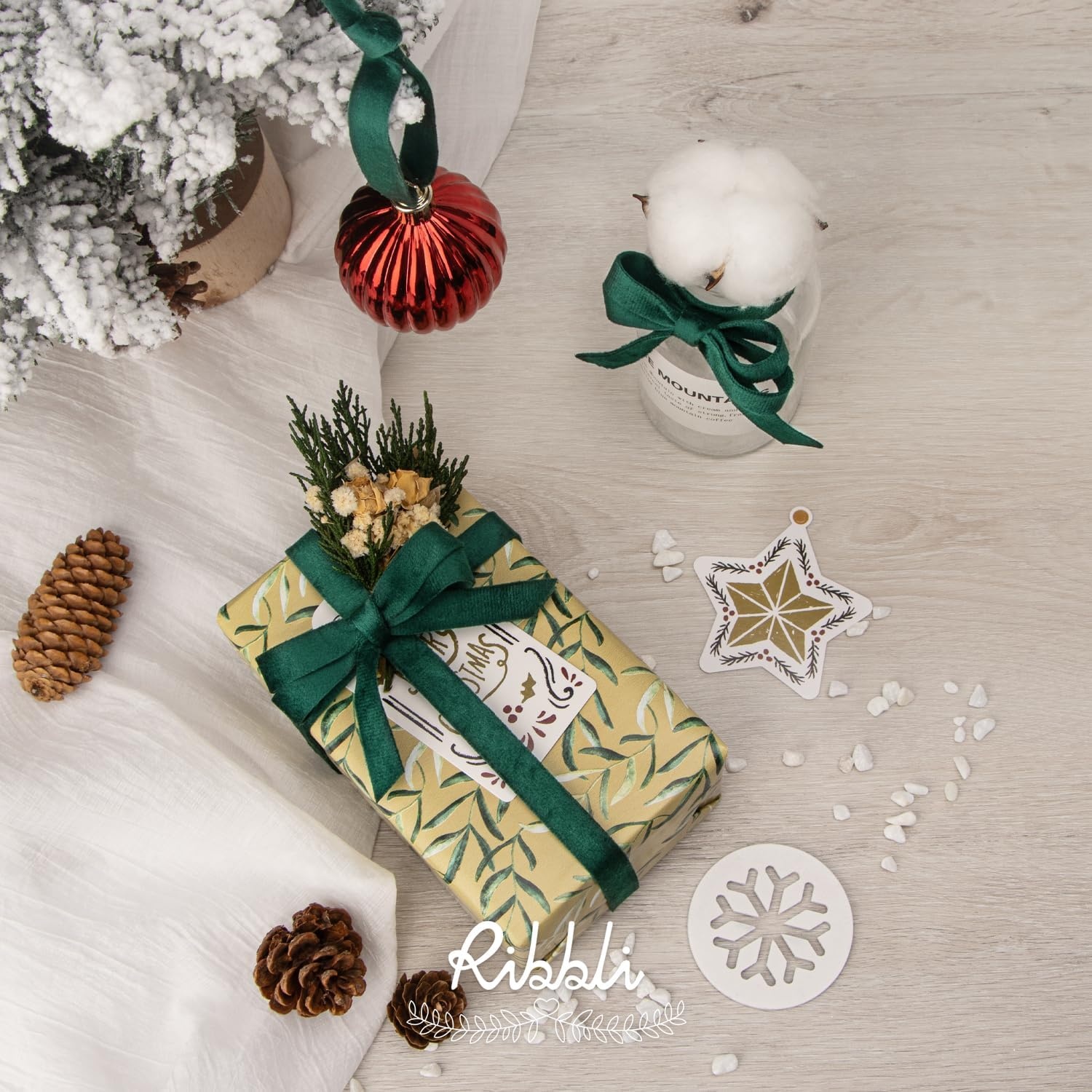 Ribbli Antique Gold Velvet Ribbon Double Faced 1 Inch 10-Yard Spool Gold Ribbon Use for Christmas Tree Ornaments Gift Wrapping Wreath Decoration Wedding Boutonnieres(Forest Green)